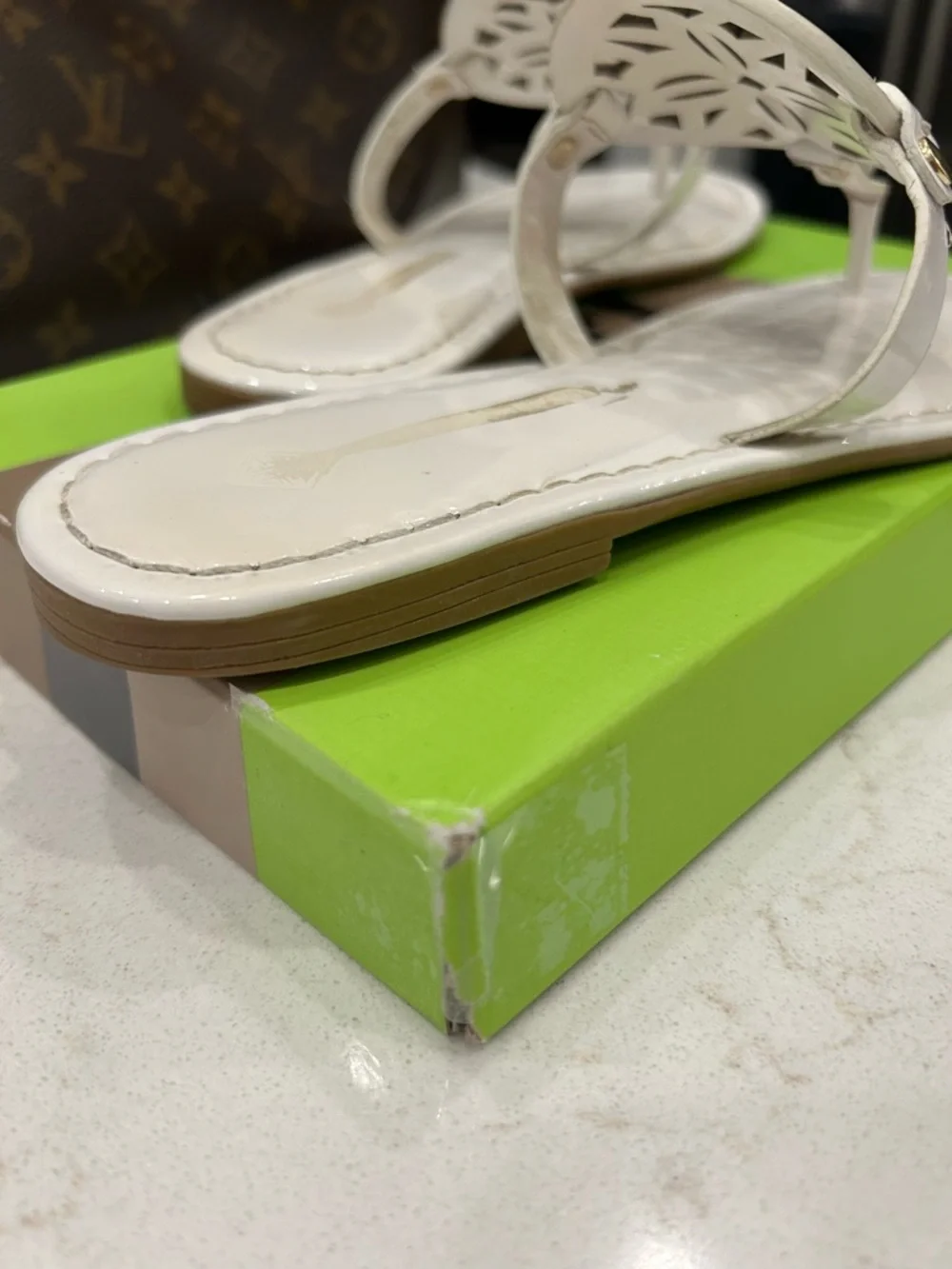 Sam Edelman White Women's Leather Cutout Thong Sandals - Picture 5 of 6